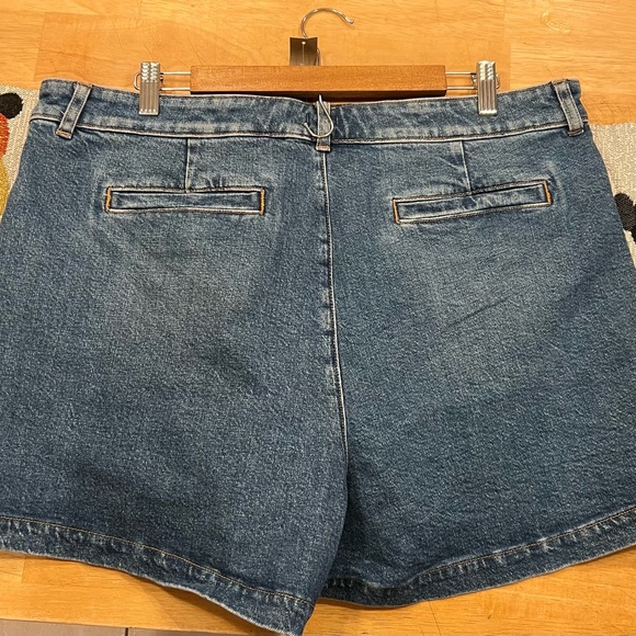 J Crew Jean Shorts Brand New - Picture 2 of 4
